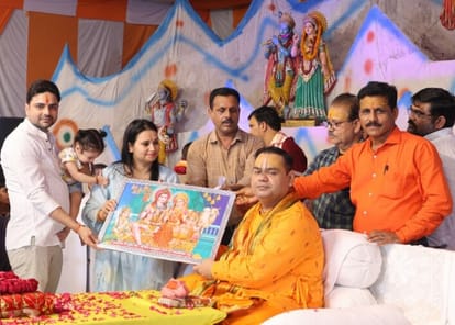 Father should keep Shiv Pradosh Vrat for the protection of children