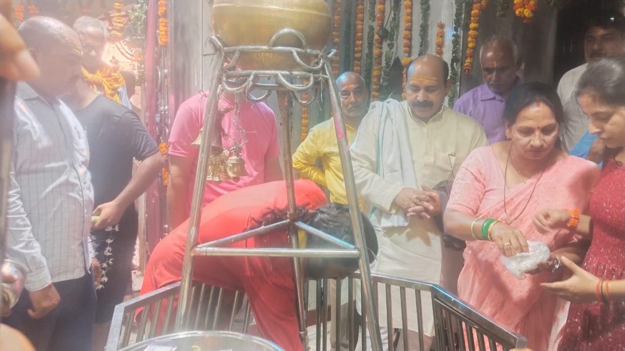 Judicial officers paid obeisance at Belkharnath Dham, planted saplings