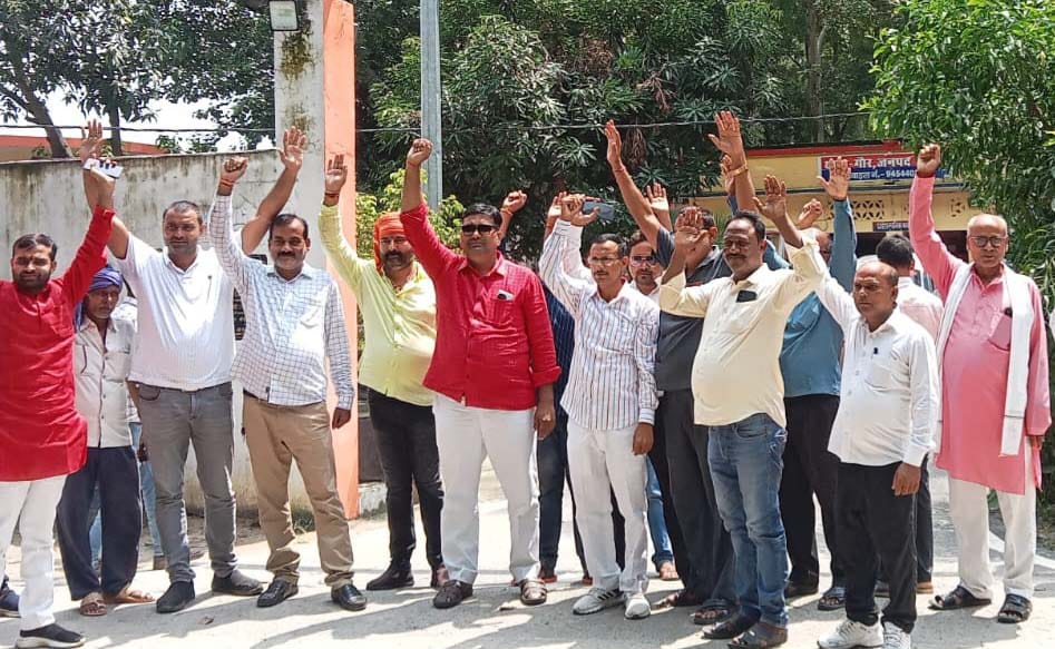 agitation in police station