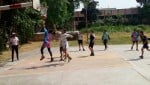 हिंदू स्कूल कोर्ट रोड में आयोजित जिलास्तरीय स्कूली खेलकूद प्रतियोगिता में प्रतिभा दिखाते महिला 