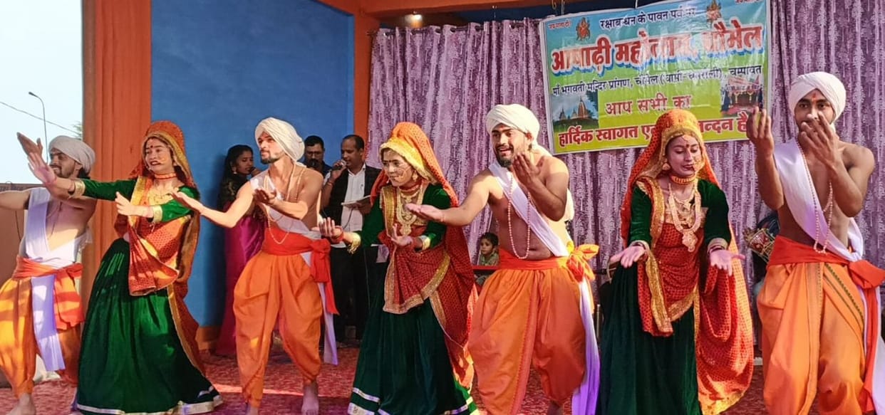 rupasa ra moti ghunghur ni baja chham