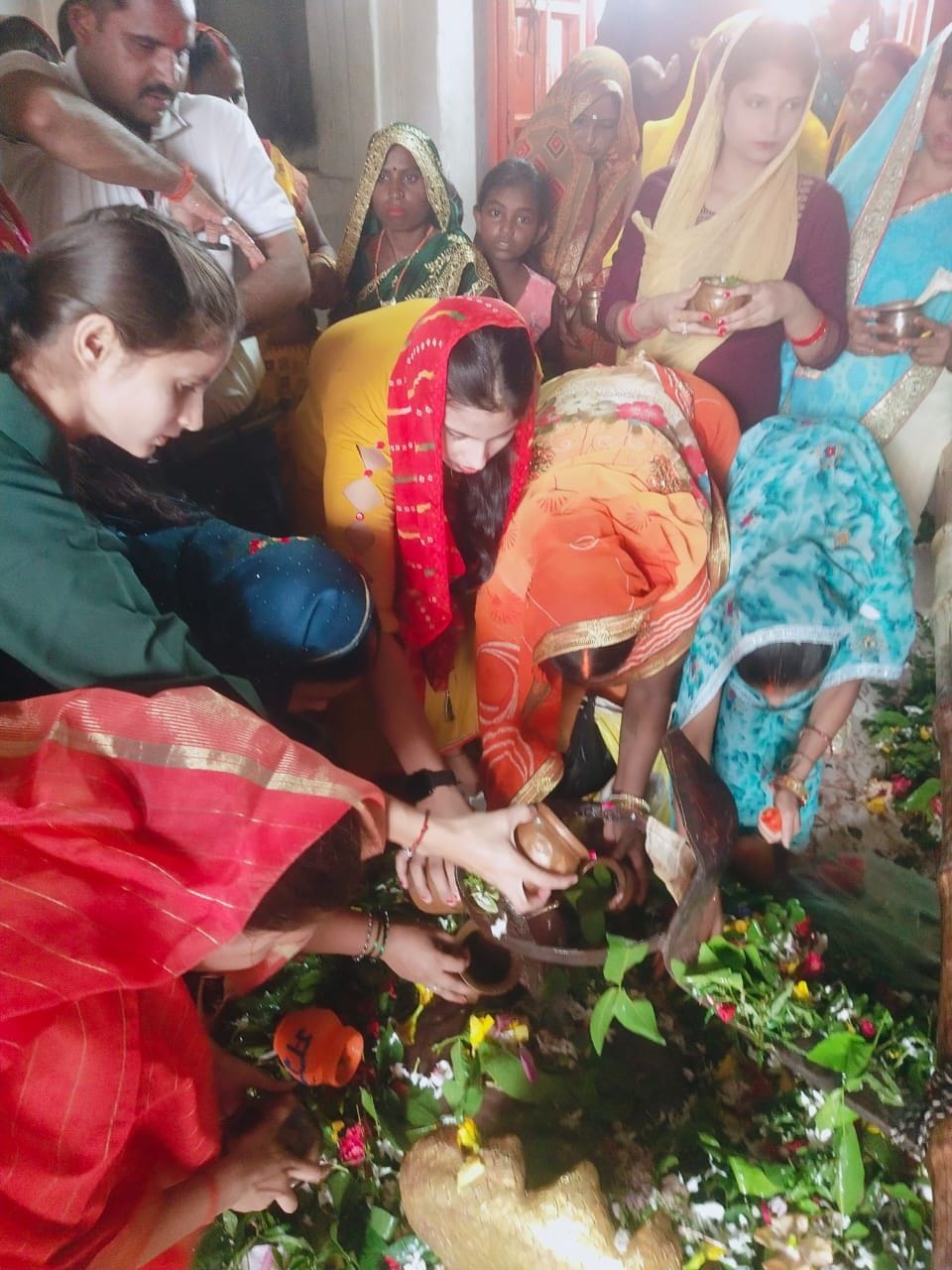 Devotees gathered in Shivalayas