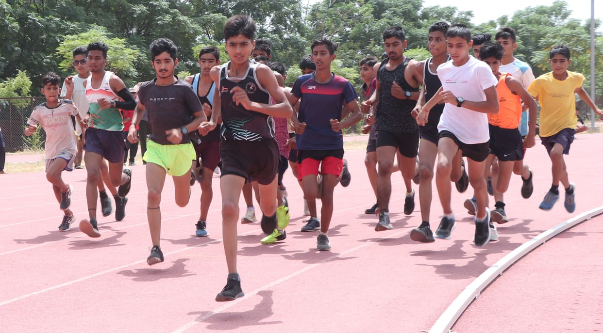 Mandeep and Himanshu became winners in 100 meter race