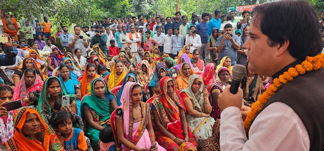 Gandhi family doesn't get votes by talking sweetly: Varun