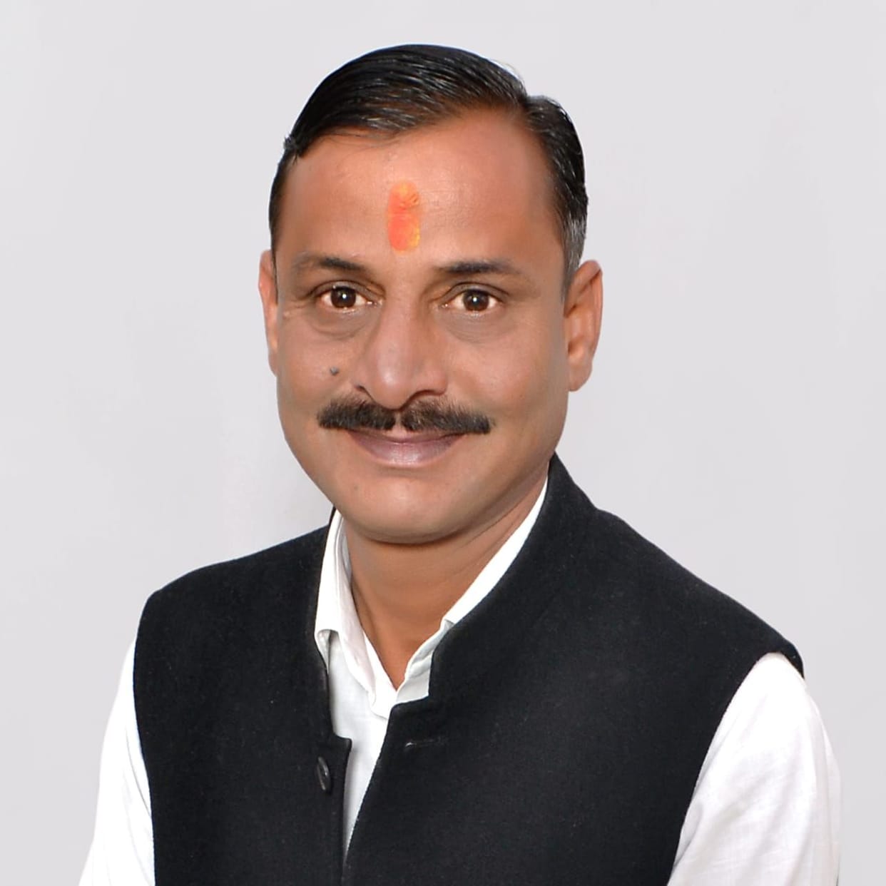Hill more in district executive of Congress