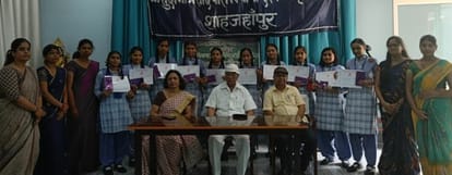 Aparna and Shreya wrote the best essay on the topic 'Chandrayaan and Hum'