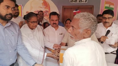 Action should be taken against illegal encroachers: Gulab Devi