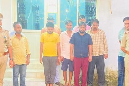 Gambling was going on in the office made for plotting in the field