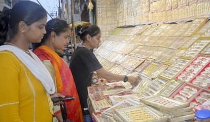 Rakhi market has gained momentum