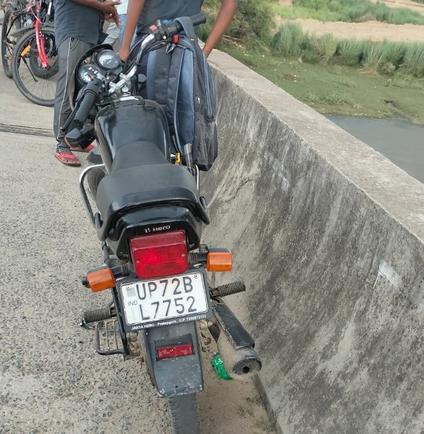 Lekhpal union district president's son jumped into Sai river
