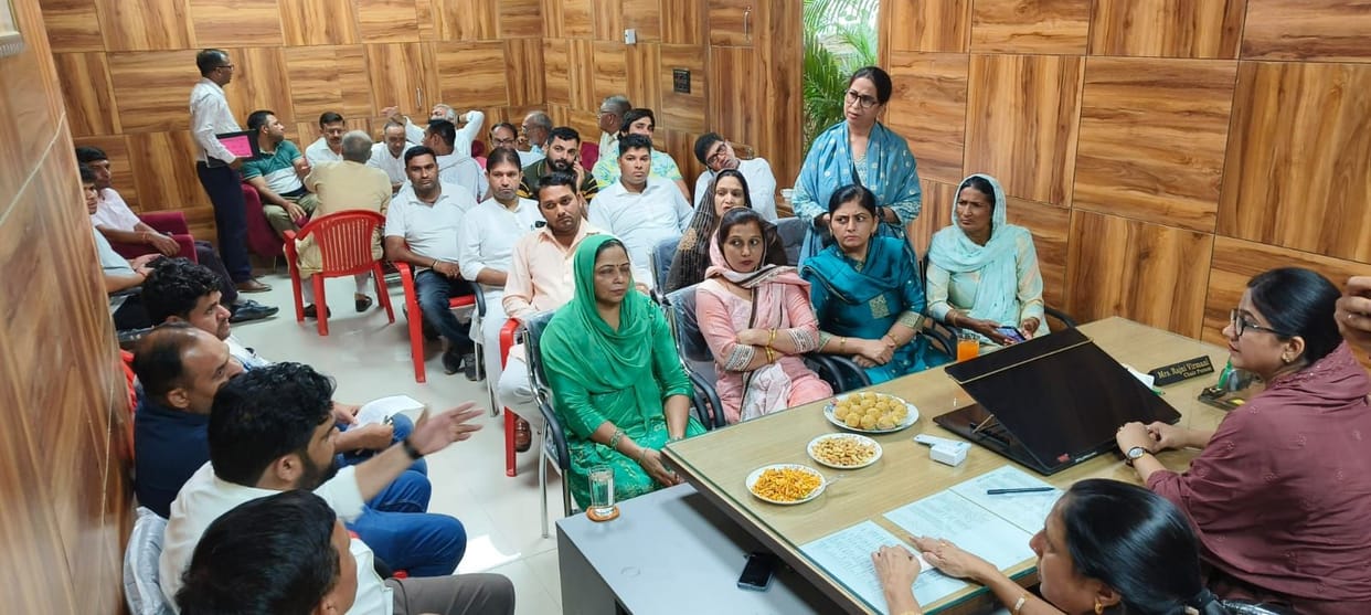 The proposal to regularize 17 colonies was passed unanimously.