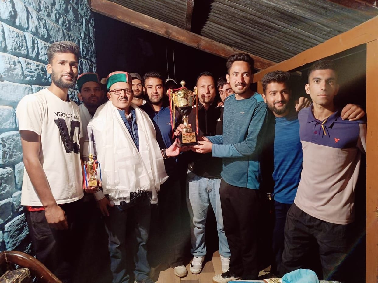 Moon light jury winner in volleyball competition