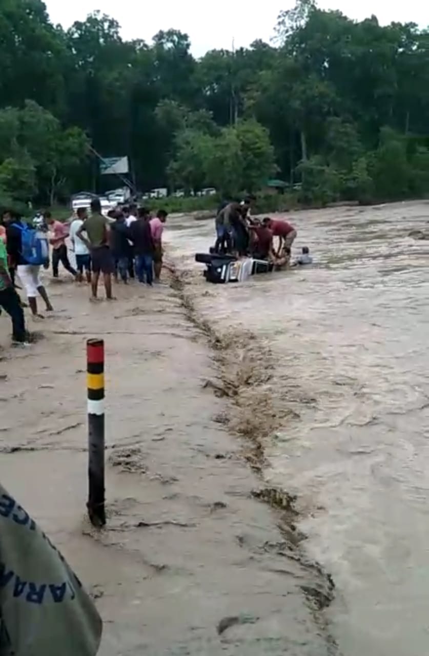 Nainital Rainfall Surya Nala Overflow Bolero filled with eight passengers swept away