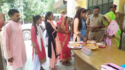 By tying Rakshasutra, the sisters took the promise of security from the policemen