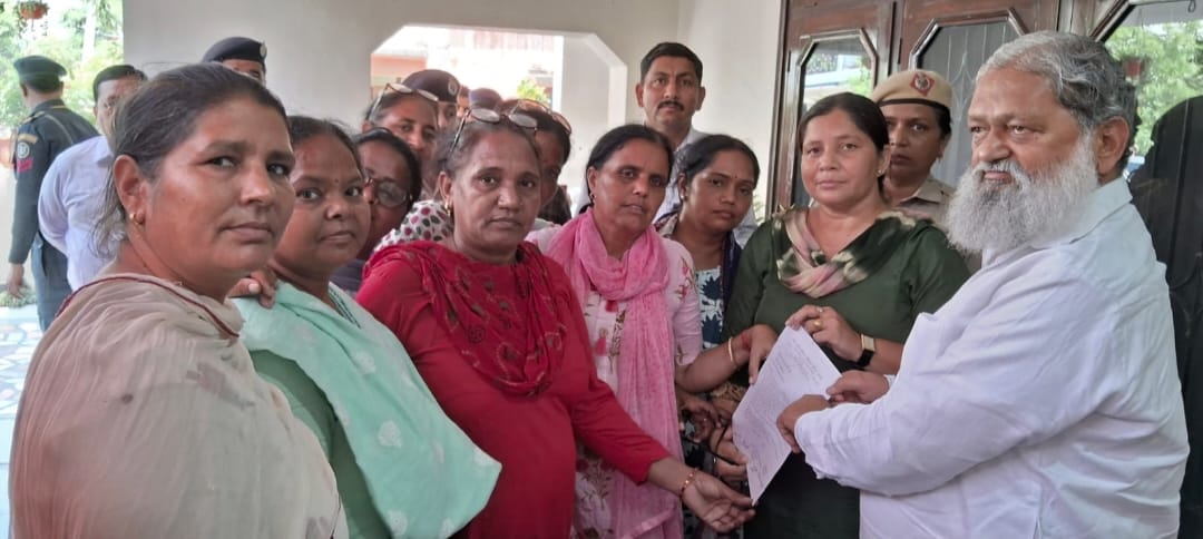 Home Minister assures ASHA workers to resolve their demands