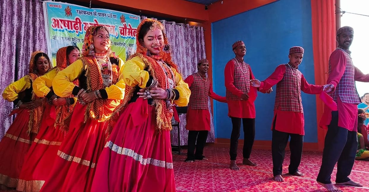 Sister Bhanumati, your jhanguri baji chham chham...