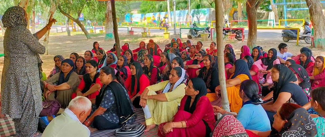 On Raksha Bandhan, Asha workers celebrated Black Day at the picket site by wearing black clothes