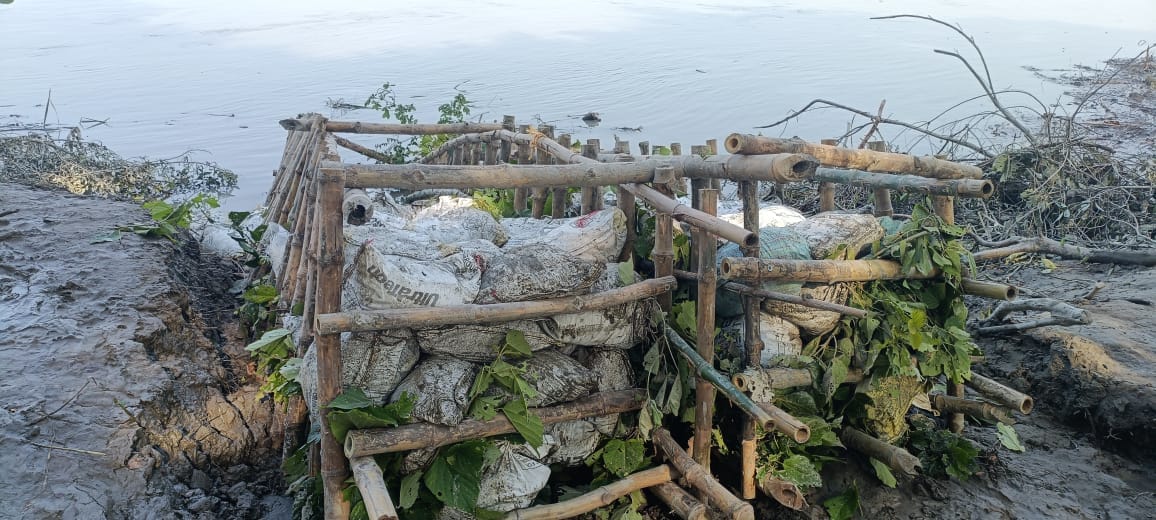 The concern of the villagers- Sharda river may not change its course again and come near the village