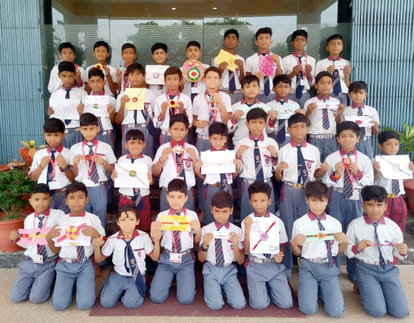 Daughters tied Rakhi to MLA and DM