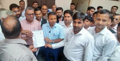 Lawyers gave memorandum in protest against Hapur incident