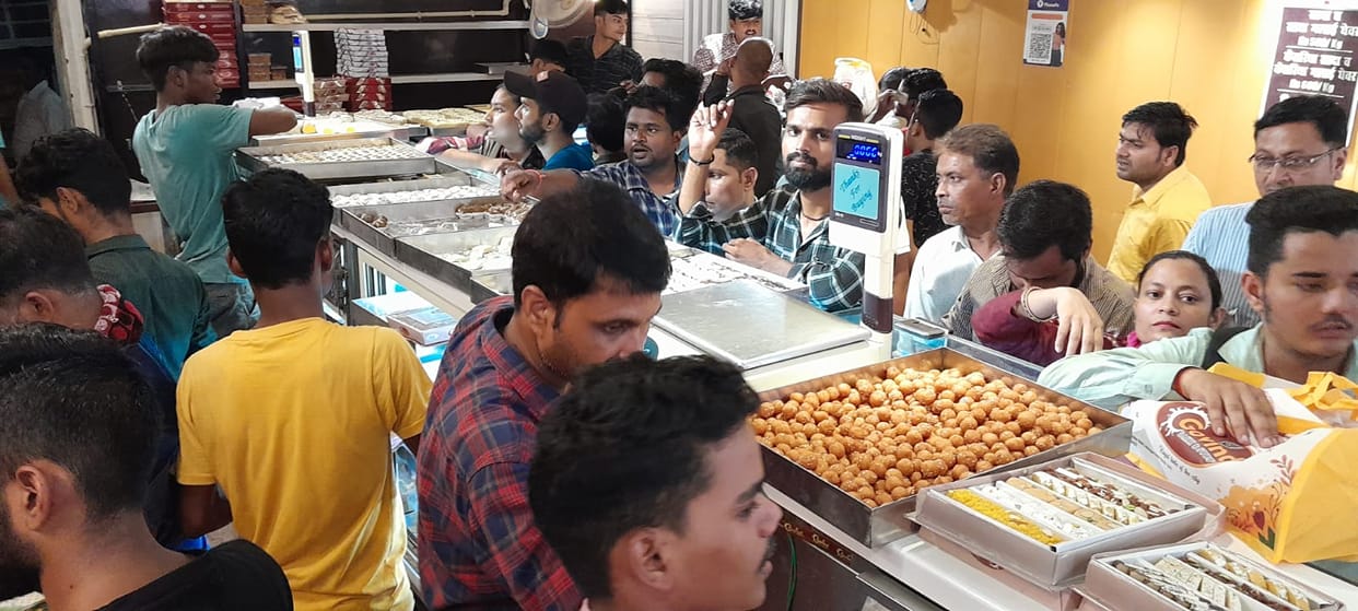 Rakhi and sweet shops were buzzing for the festival