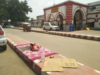 First sat with the baby girl in his lap, threw it when surrounded by people