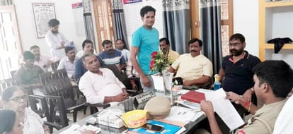 Shahjahanpur News: नगर पंचायत सदस्यों ने लगाया बंधक बनाने और फायरिंग करने का आरोप Nagar Panchayat members accused of hostage taking and firing