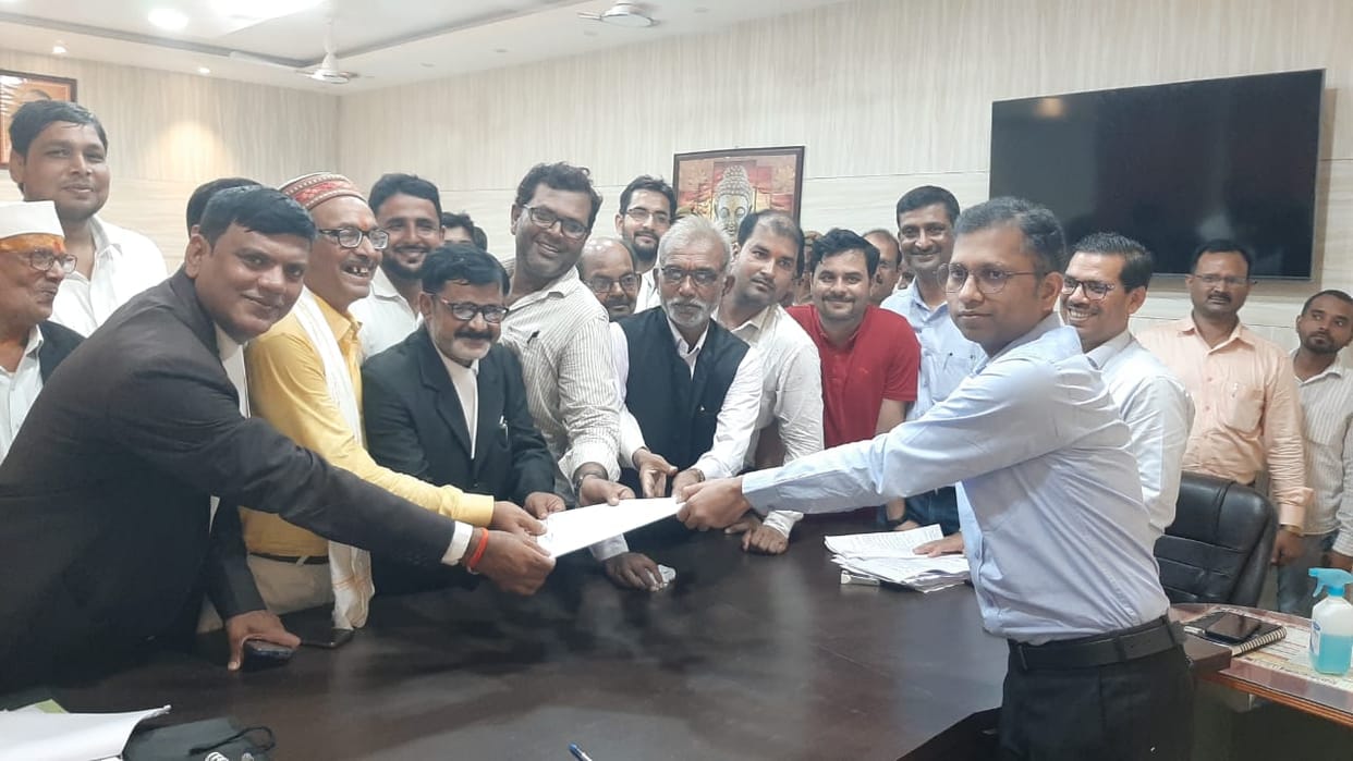 Advocates abstaining from judicial work in protest against Hapur case