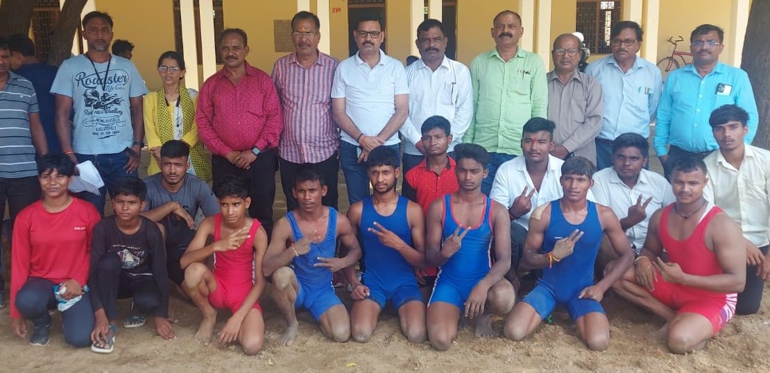 Eight players selected in divisional level competition