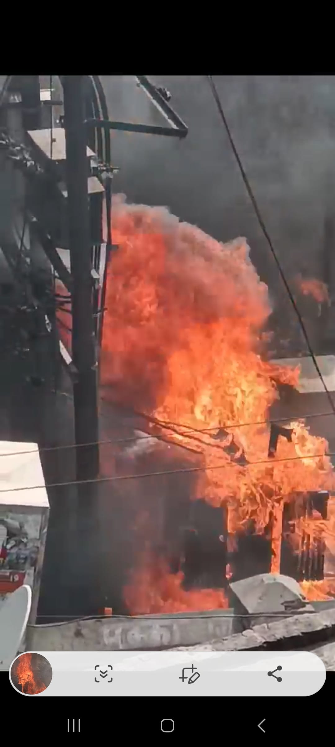 Transformer caught fire, two hundred houses lost electricity