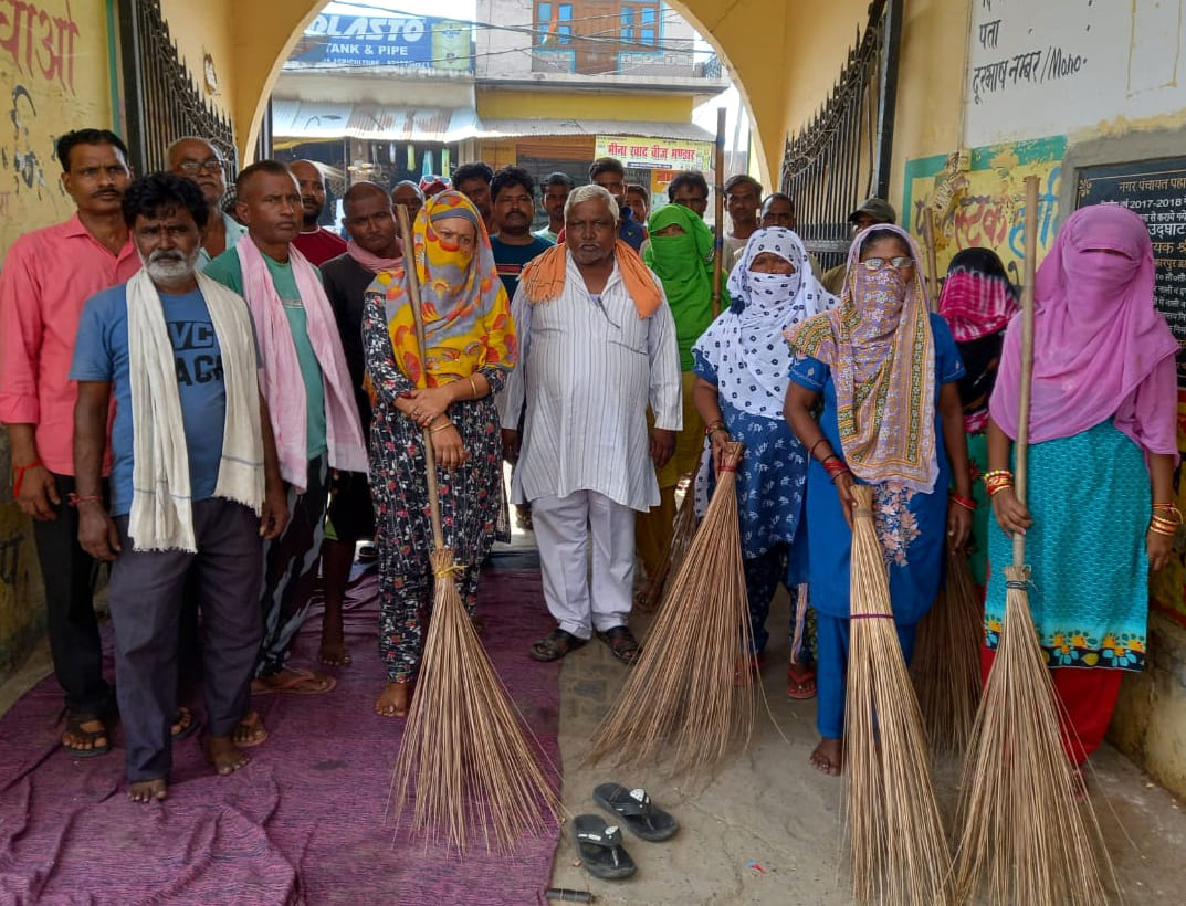 Scavengers demonstrated after leaving the job