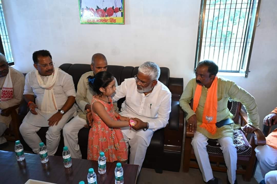 jalshakti minster met kamlesh father