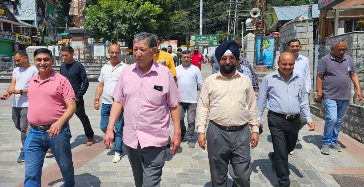 Shopkeepers termed the nagar parishad manali's action wrong