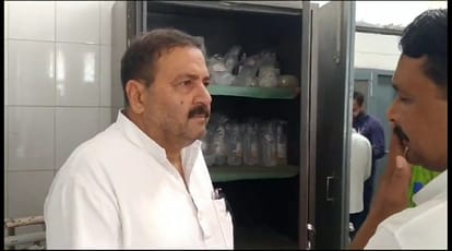 SP leaders kept wandering with the patient, returned after not getting a bed