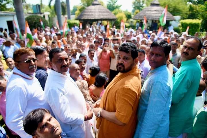 700 Shikshamitras submitted memorandum to BJP MP