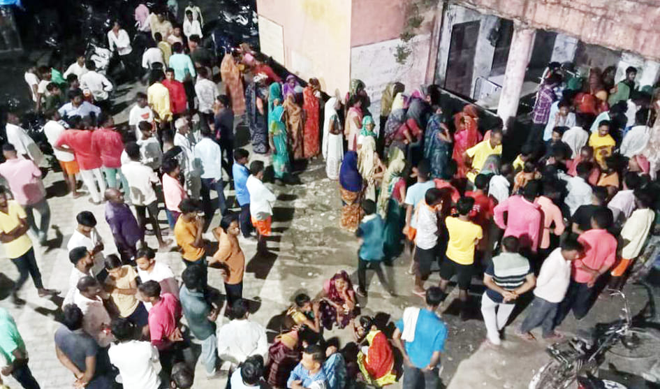 Speeding bike rams into bullock cart, youth dies