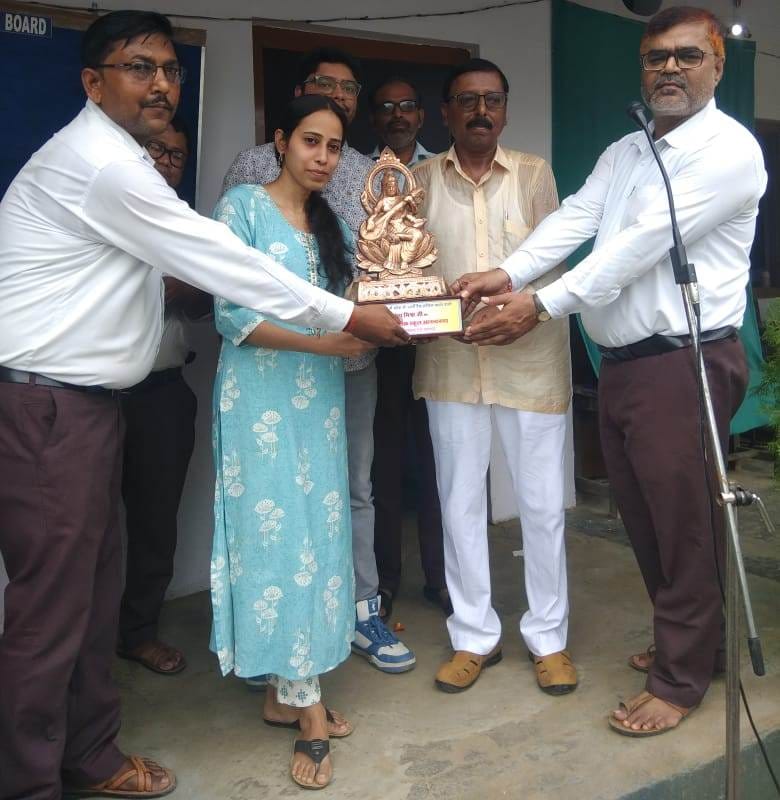 Welcome to Akanksha Mishra who succeeded in PCS-J