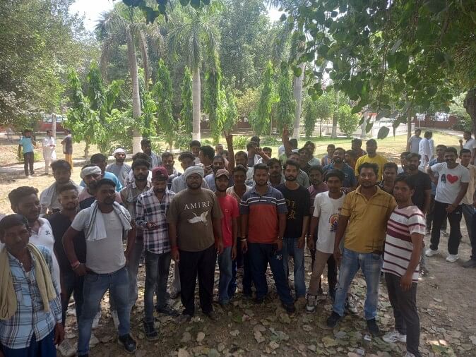 193 employees of contractor go on strike to increase salary