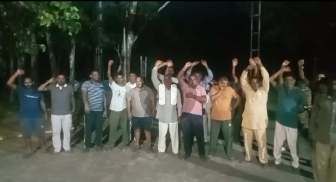 People agitated over undeclared cuts, picketing and sloganeering