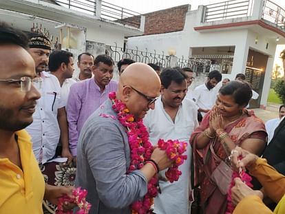 Amethi News: घोसी उपचुनाव पर कांग्रेस की नजर, टीम कर रही प्रचार Congress's eye on Ghosi by-election, the team is campaigning