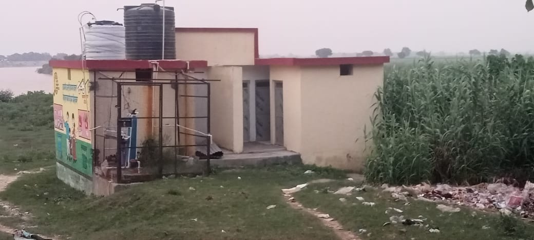 Community toilet built in Thathar Tola becomes showpiece, lock hangs