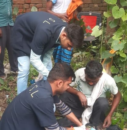 The young man who came home on Rakshabandhan hanged himself from the tree