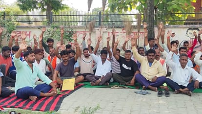 Piles of filth due to strike by sweepers in Jehanabad