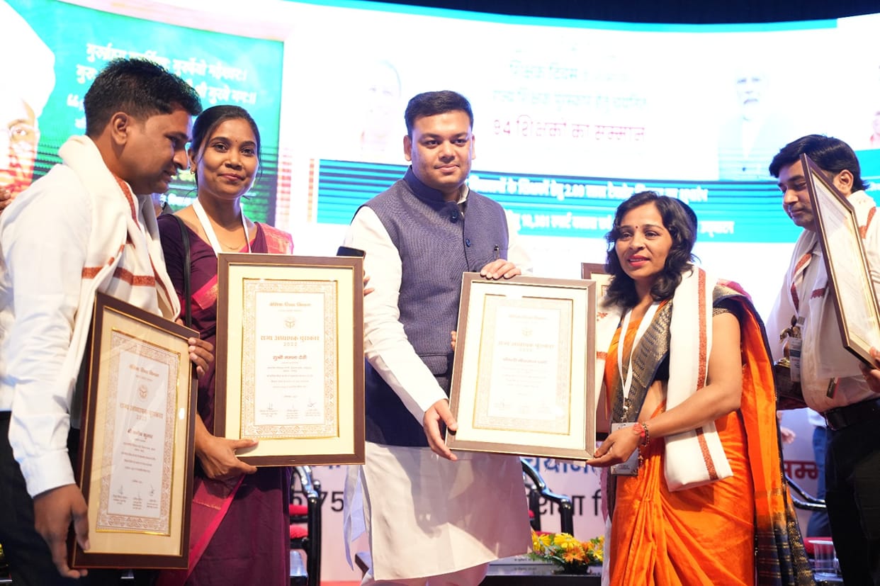 Puranpur's teacher Niranjana honored with Governor's Award