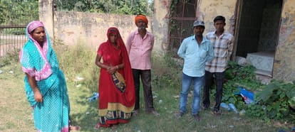 Dead body was thrown in the house after killing a young man in old enmity