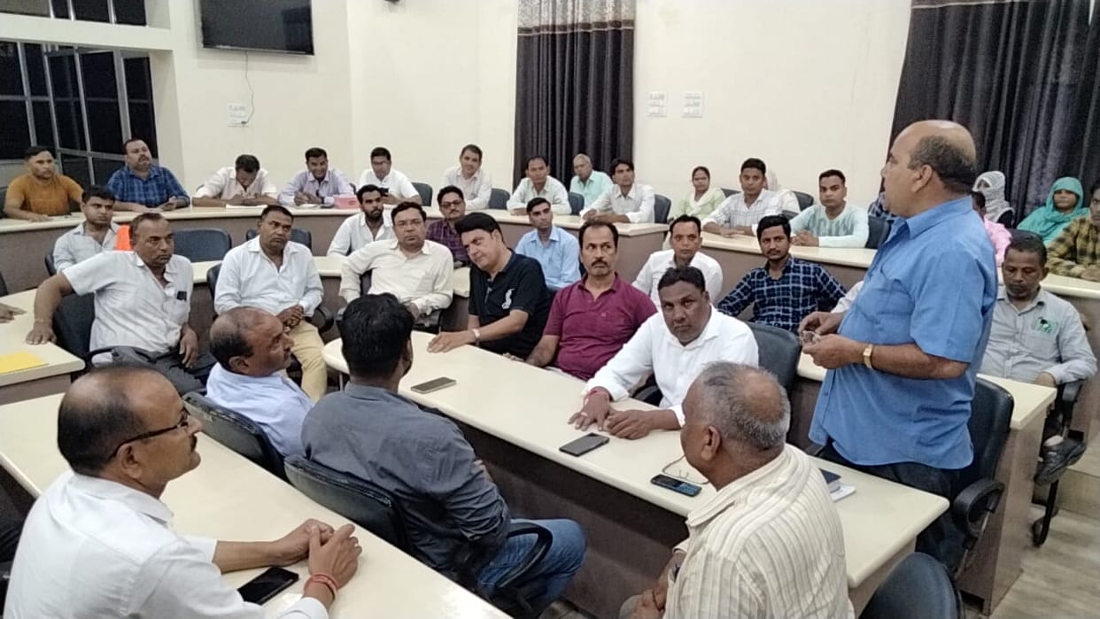 Bad things happened on the issue of respect, the workers staged a sit-in