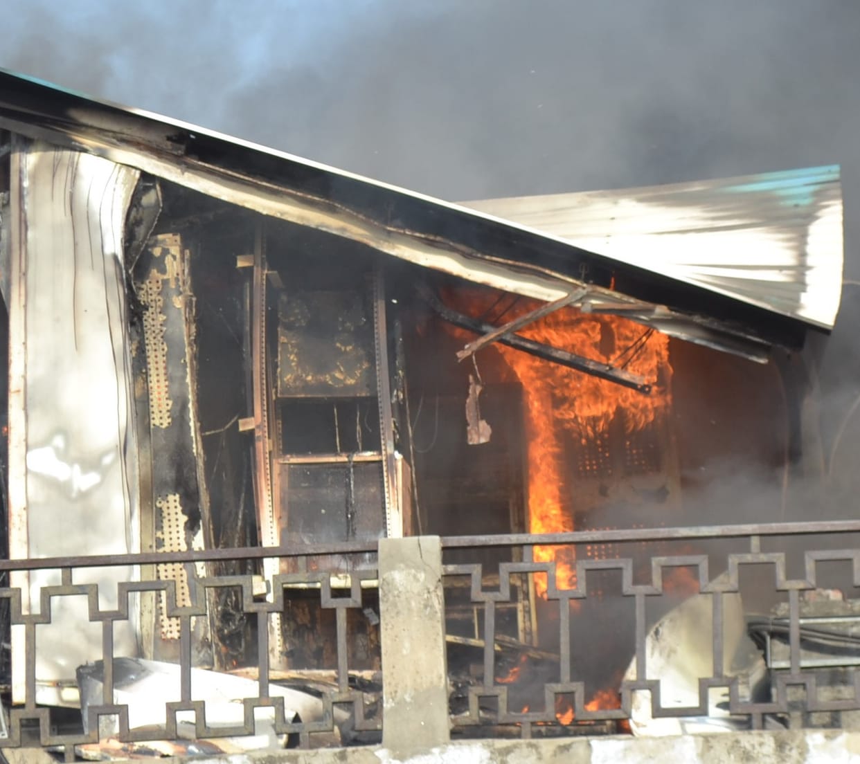 Mobile tower caught fire due to short circuit