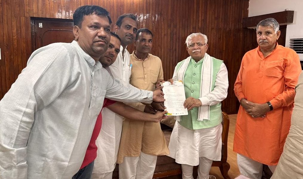 The issue of authorization of unauthorized colonies echoes in front of the Chief Minister in Bhiwani.