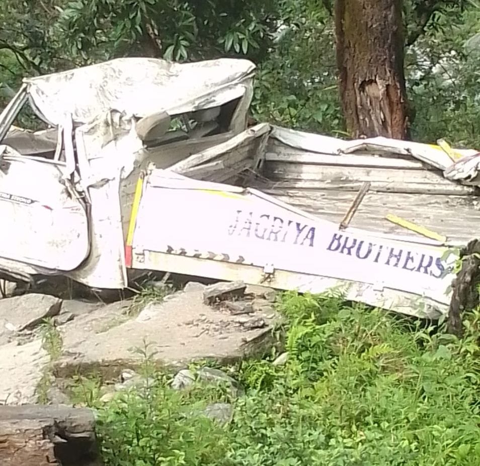 Camper vehicle falls into deep ditch, three villagers die