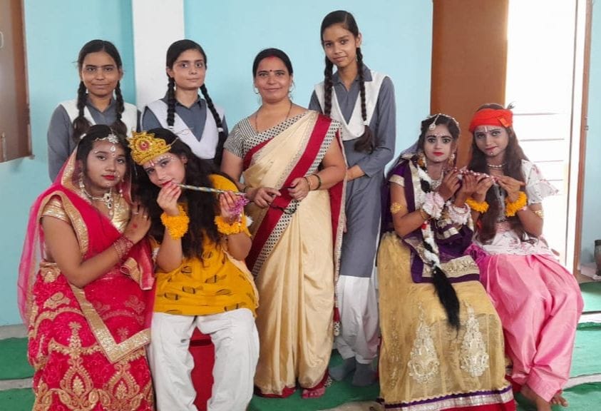 Students honored teachers on teachers day